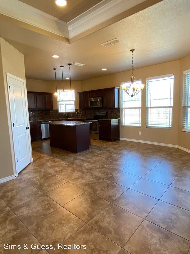 Building Photo - 4 br, 2 bath House - 7221 Donatello