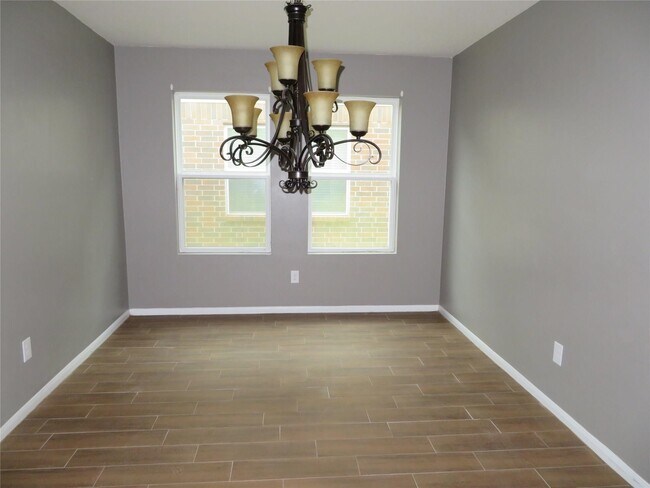 Foto del edificio - 5042 Blue Spruce Hill St