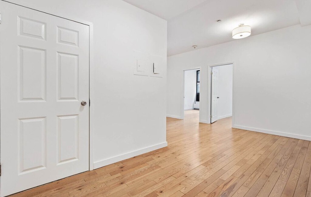 Foto principal - 102 Fulton St
