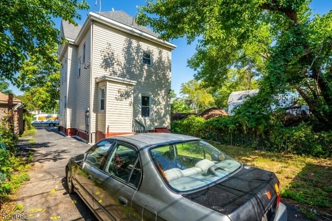 Building Photo - 116 N 15th St