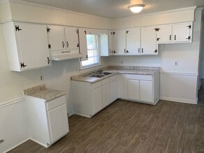 Building Photo - 112 Cane Dr