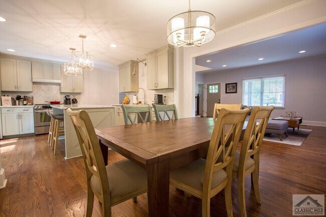 Building Photo - 467 Milledge Terrace