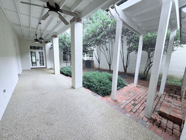 Building Photo - Spacious 3 Bedroom | 3.5 Bath Home