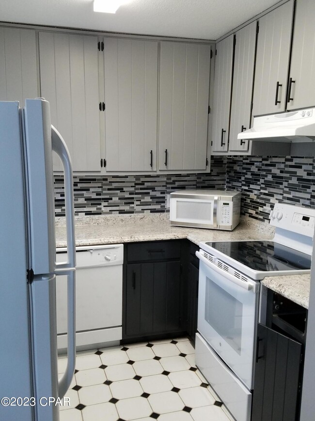Building Photo - 1042 Brannon Pl