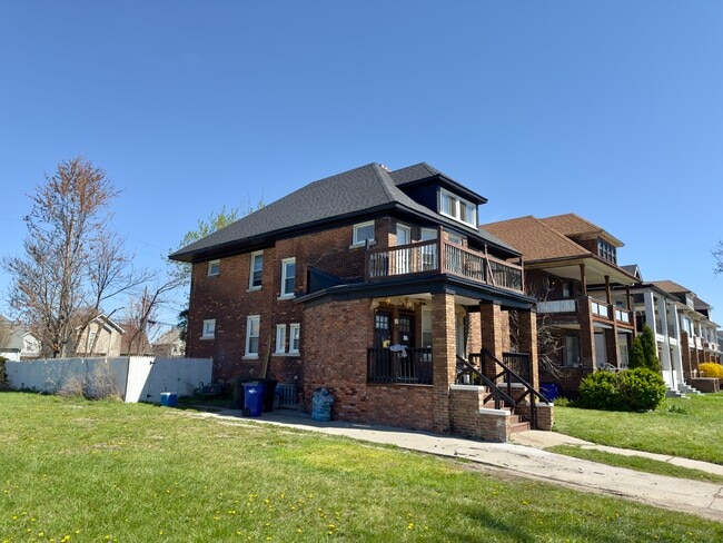 Building Photo - 557 Hague St