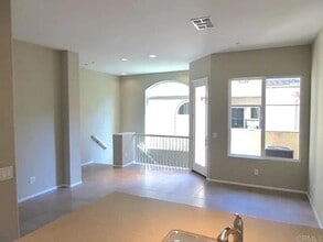 Building Photo - 472 Almond Rd