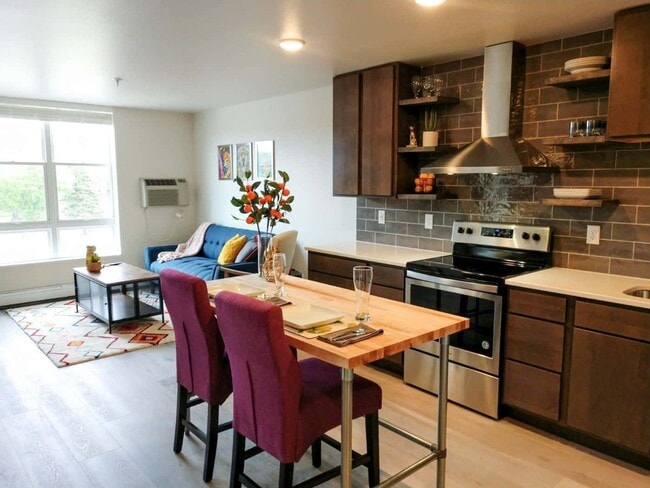 Building Photo - Pioneer Place