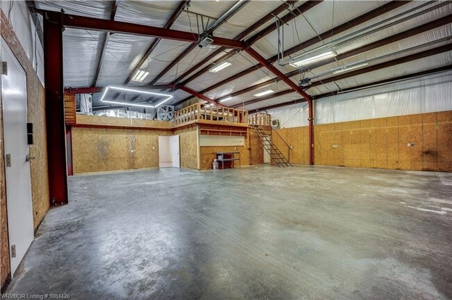 Building Photo - 2 Bay warehouse/shop with apartment