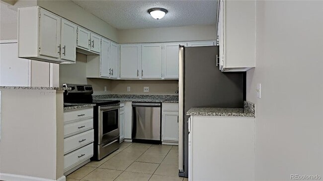 Building Photo - 2BR 2 Bed Condo in Green Mountain - Denver Area
