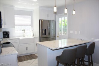 Building Photo - 858 97th Ave N