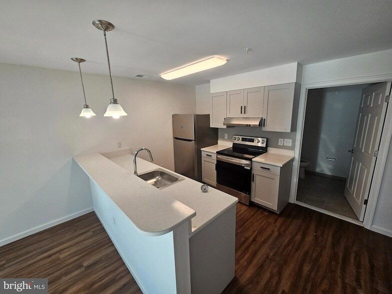 Primary Photo - 200 Hamilton Ave