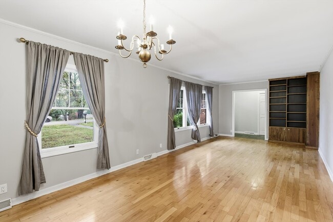 Foto del edificio - 1901 Scenic Dr