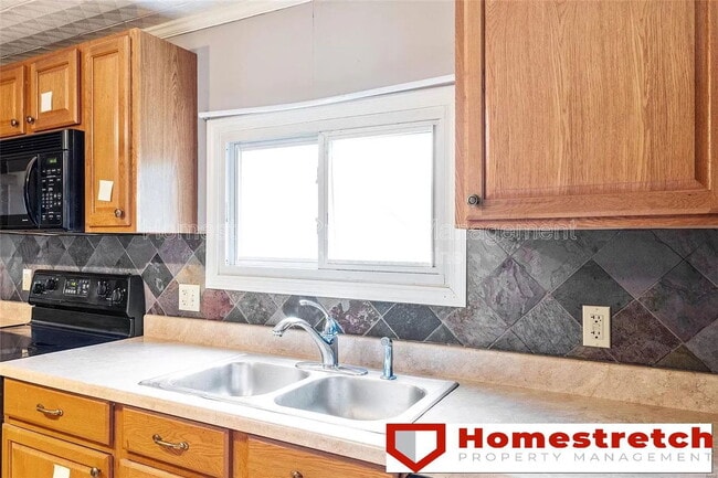 Building Photo - 8109 Mathilda Ave