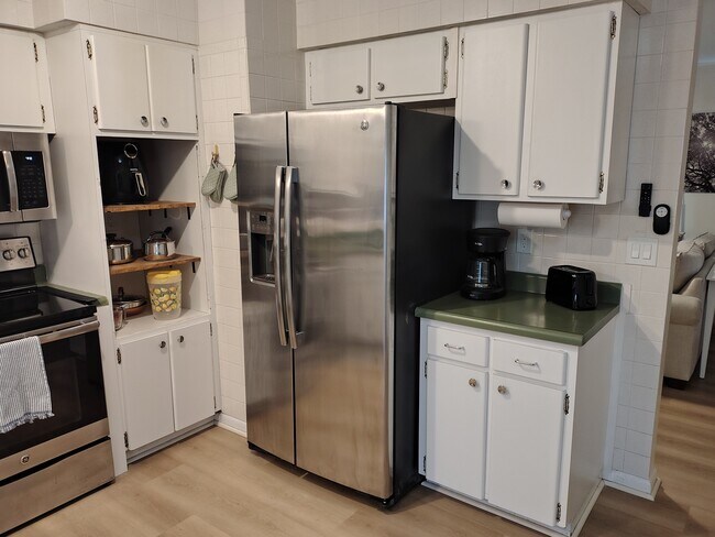 Foto del edificio - 1656 Brentlawn St