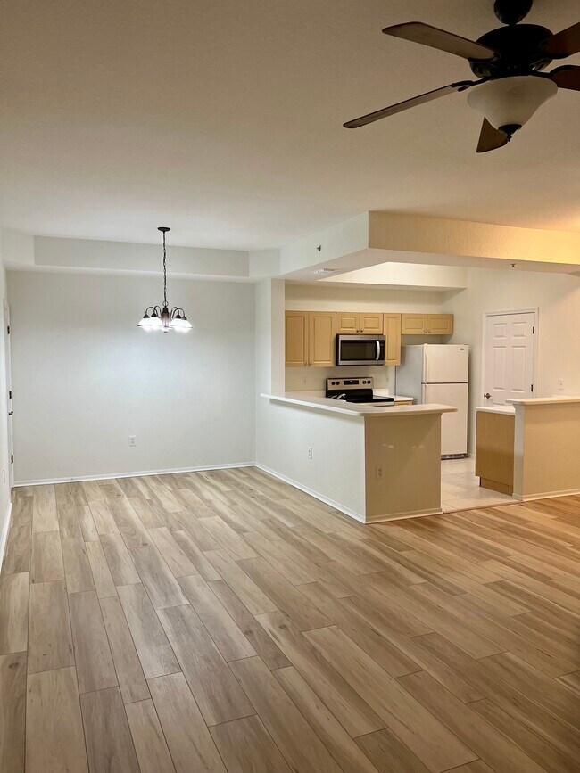 Building Photo - 9025 Colby Dr
