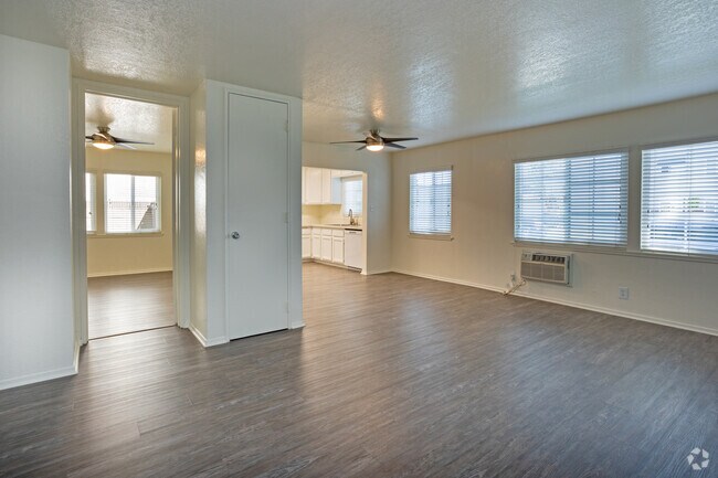 3HAB, 1BA - 1113 ft² - Lakewood Manor Apartments