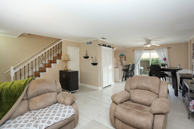Building Photo - 7322 Oak Manor Dr