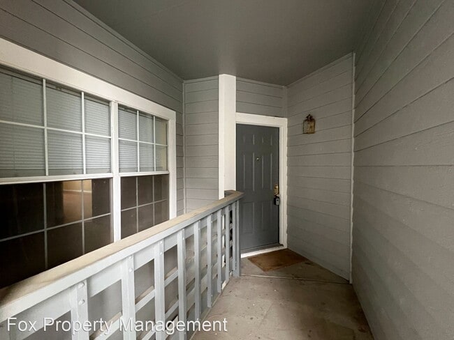 Building Photo - 2 br, 1.5 bath House - 7406 Singing Hills ...