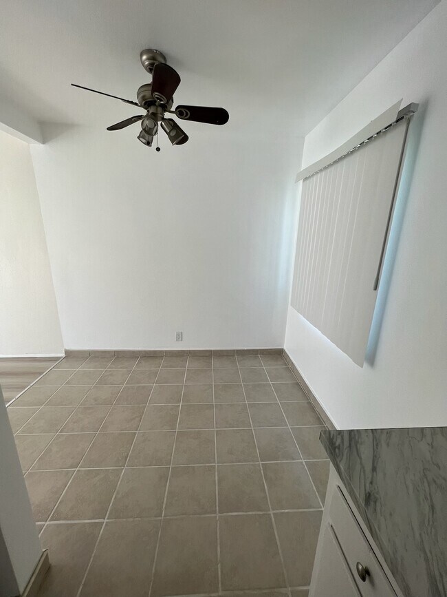 Foto del edificio - 25350 Oak St