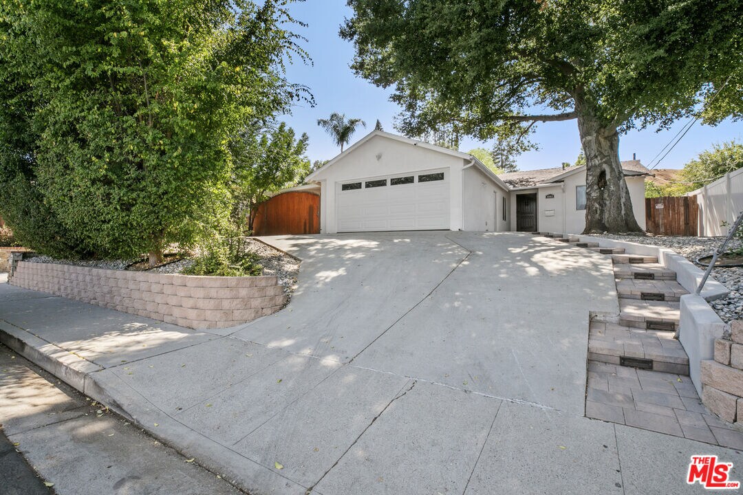 Primary Photo - 4949 San Feliciano Dr