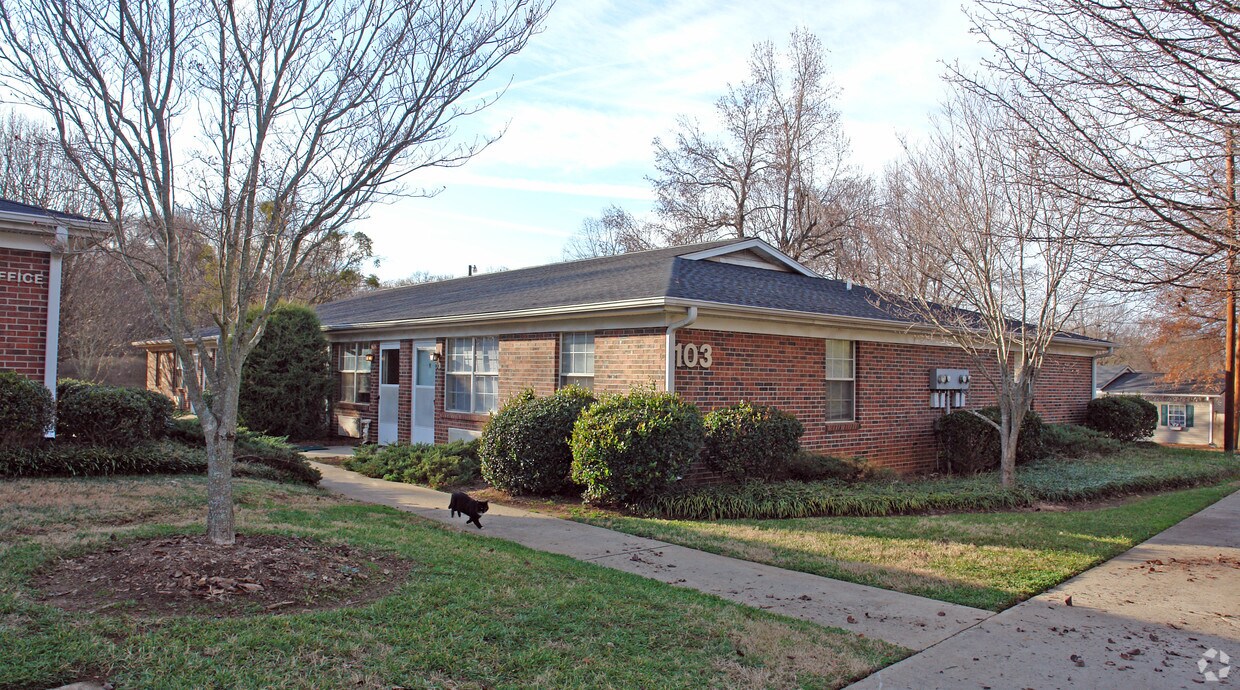 100 Hillcrest Ave, Simpsonville, SC 29681 Apartments in Simpsonville