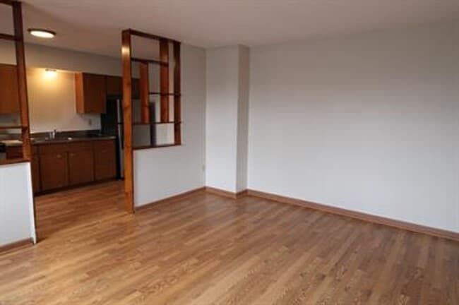 Foto del edificio - 845 Western Ave