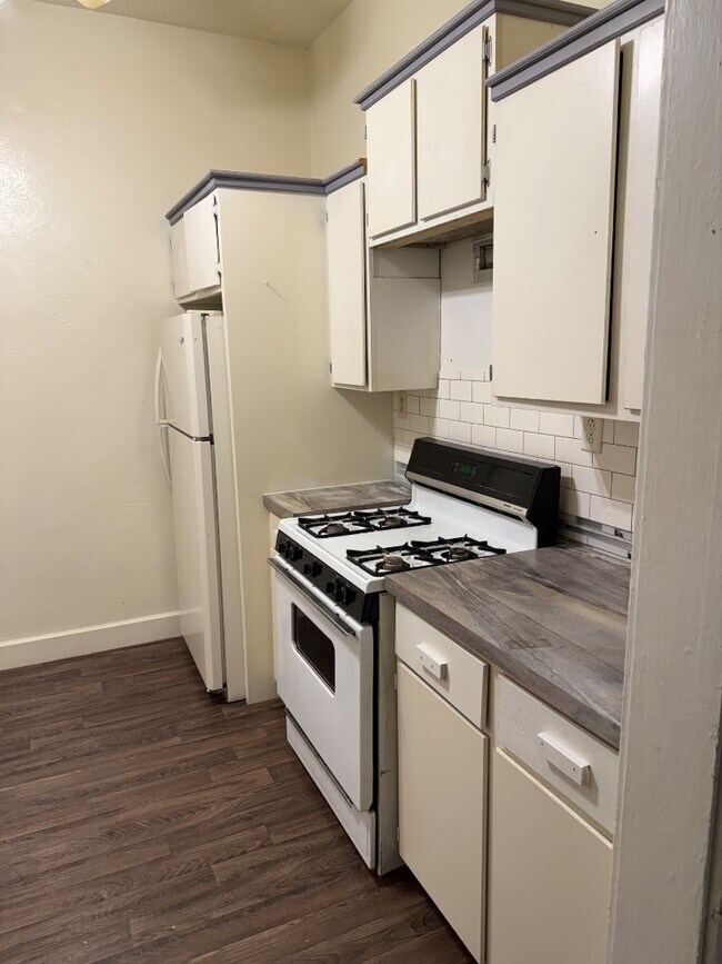 Foto del edificio - 1460 N Edward St