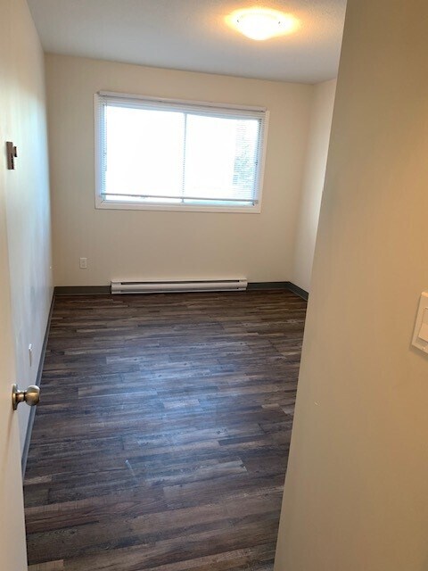 Photo du bâtiment - 8604-8687 Ave