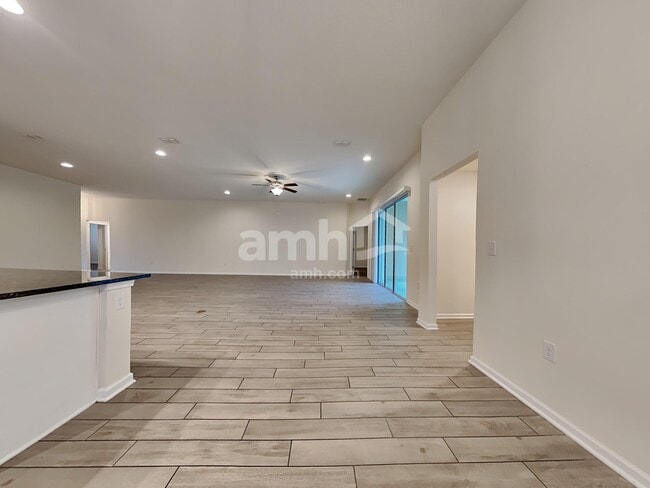 Building Photo - 297 N Hamilton Springs Rd