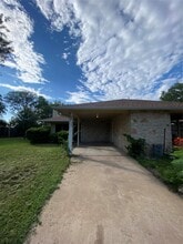 Building Photo - 1508 No Mor Cove
