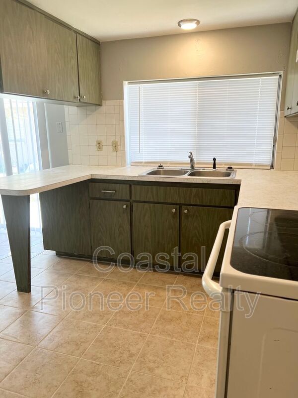 Foto del edificio - 5825 Elm St