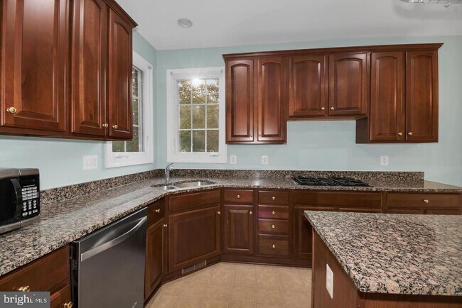 Building Photo - 9540 Parsonage Ln