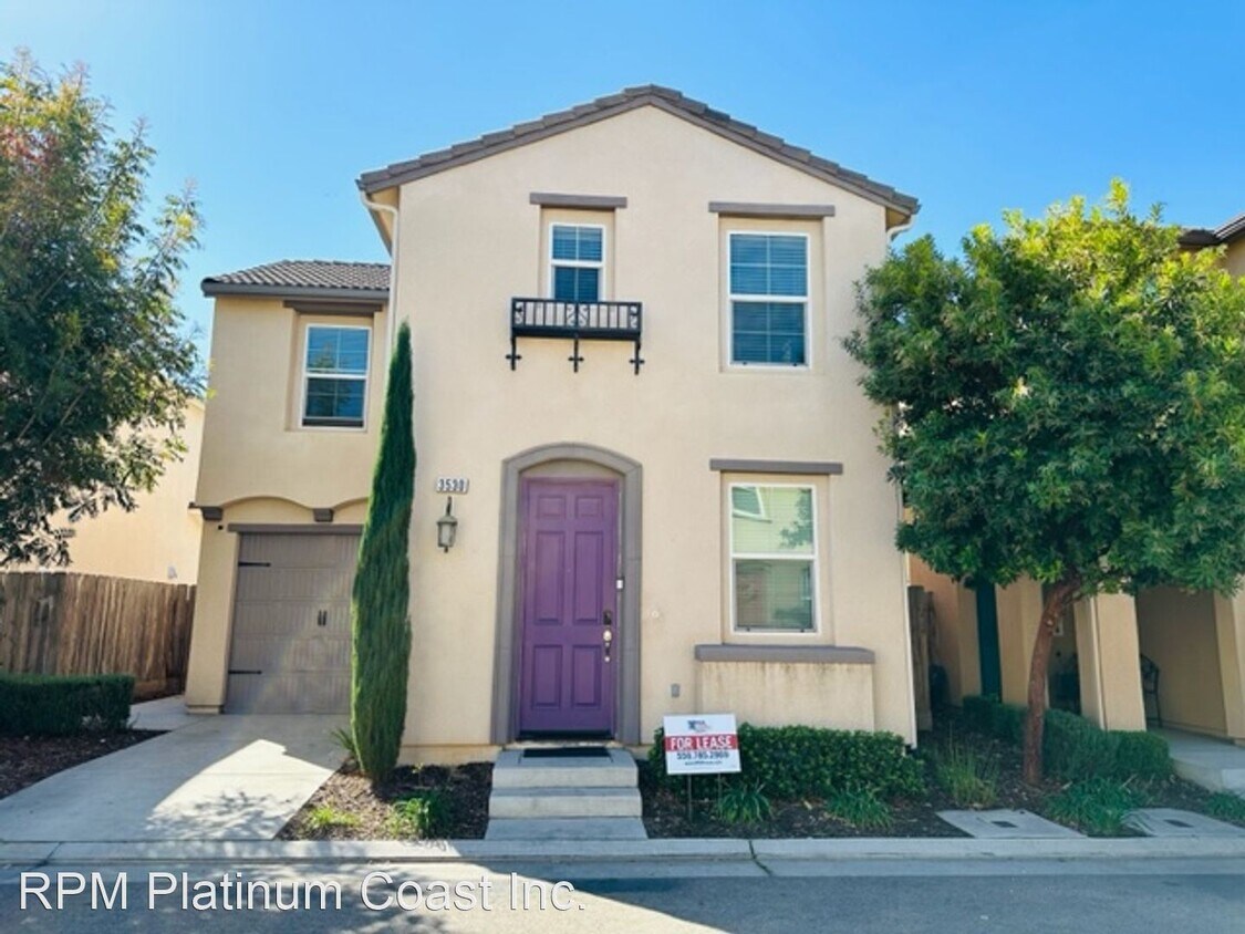 3 br, 2 bath House 3530 Significant Way House Rental in Clovis, CA