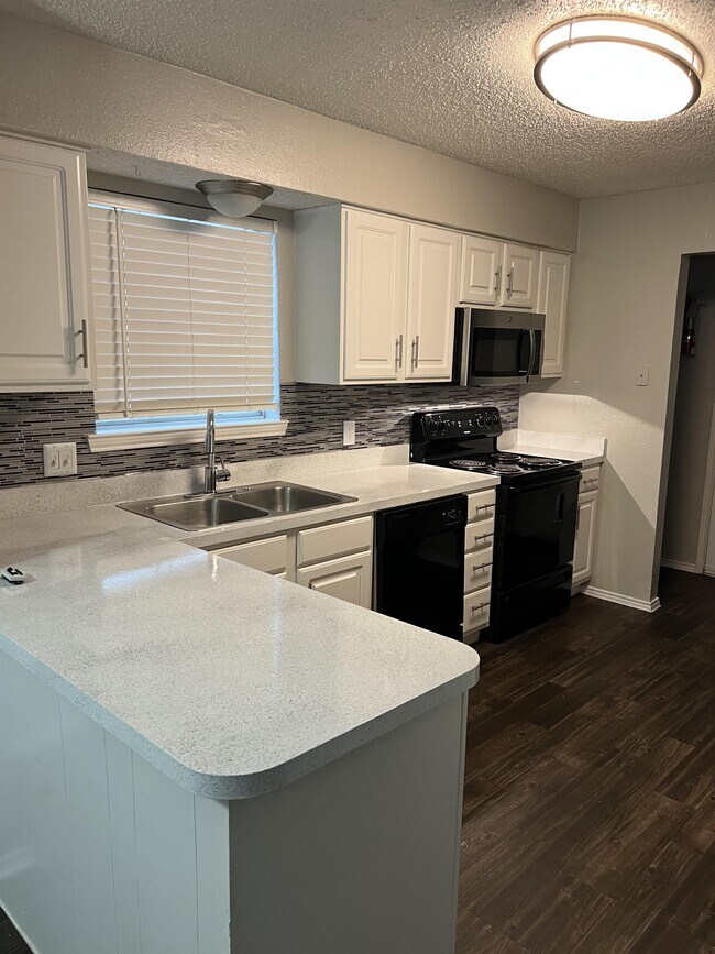 Building Photo - 5958 Westcreek Dr