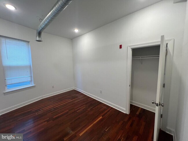 Building Photo - 3228 W Diamond St