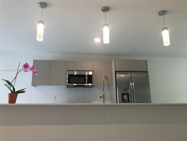 Foto del edificio - 2561 NE 193rd St