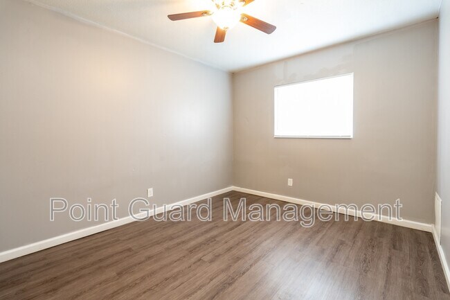 Foto del edificio - 2110 E 16th St N