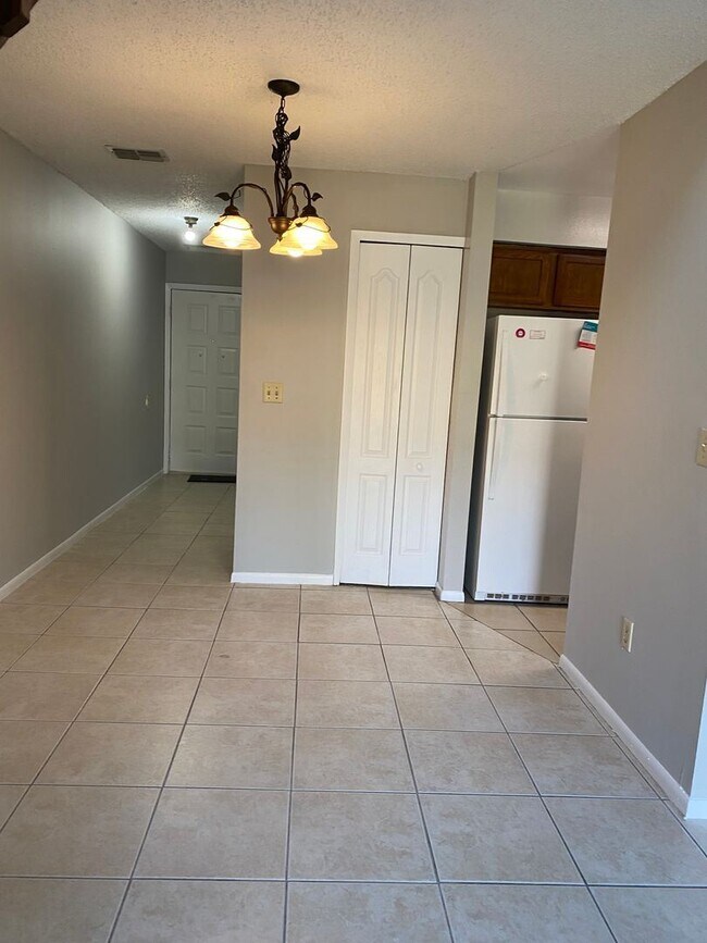 Building Photo - 2 br, 2 bath House - 2738 HUNT CLUB LANE