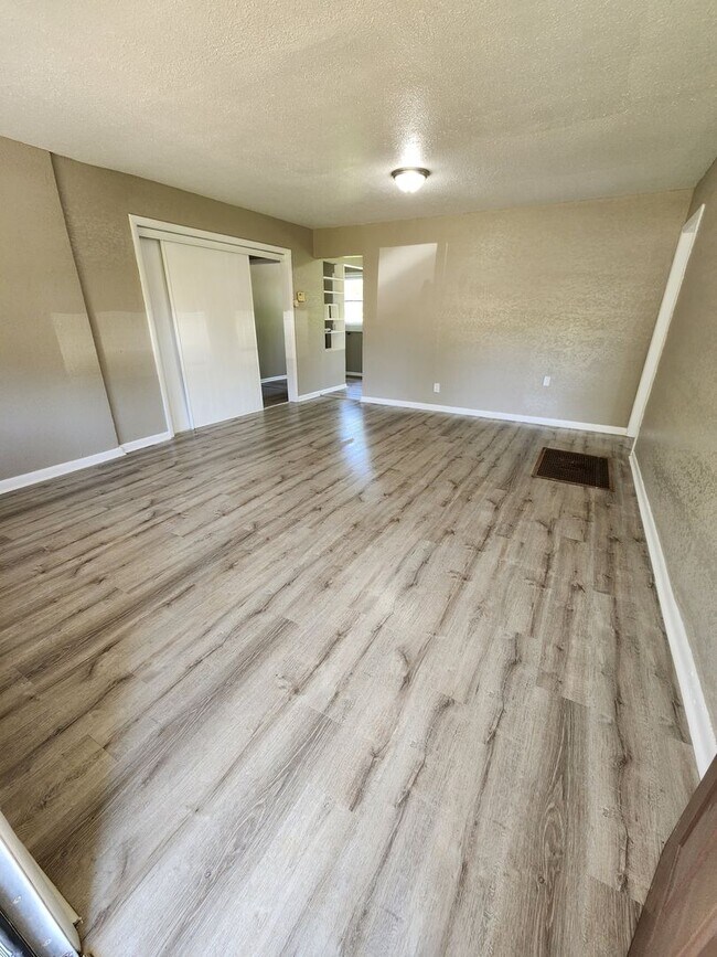 Foto del edificio - Cozy 3 Bed Home in OKC