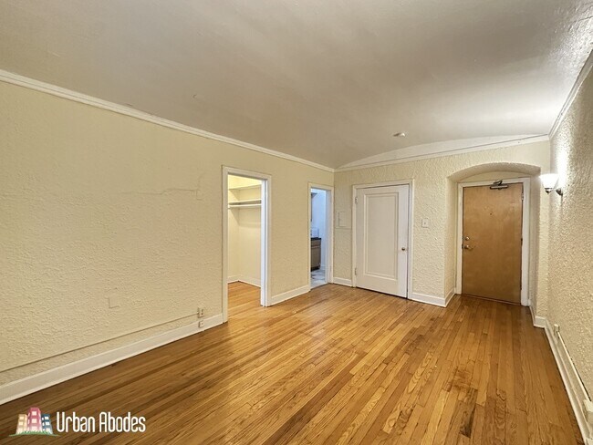 Foto del edificio - 556 W Arlington Pl