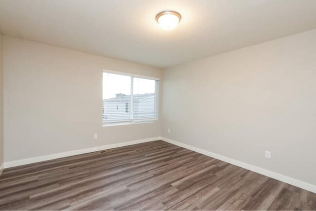 Building Photo - 11217 House Finch Ln
