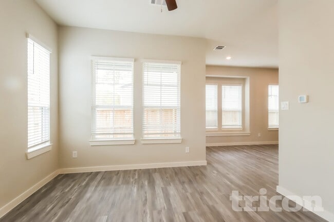 Interior Photo - Tricon Willow Creek