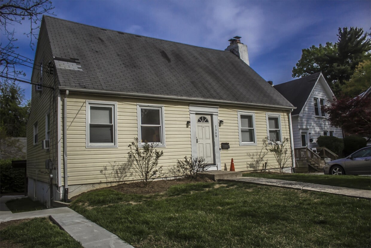 Photo - 7309 Hopkins Ave