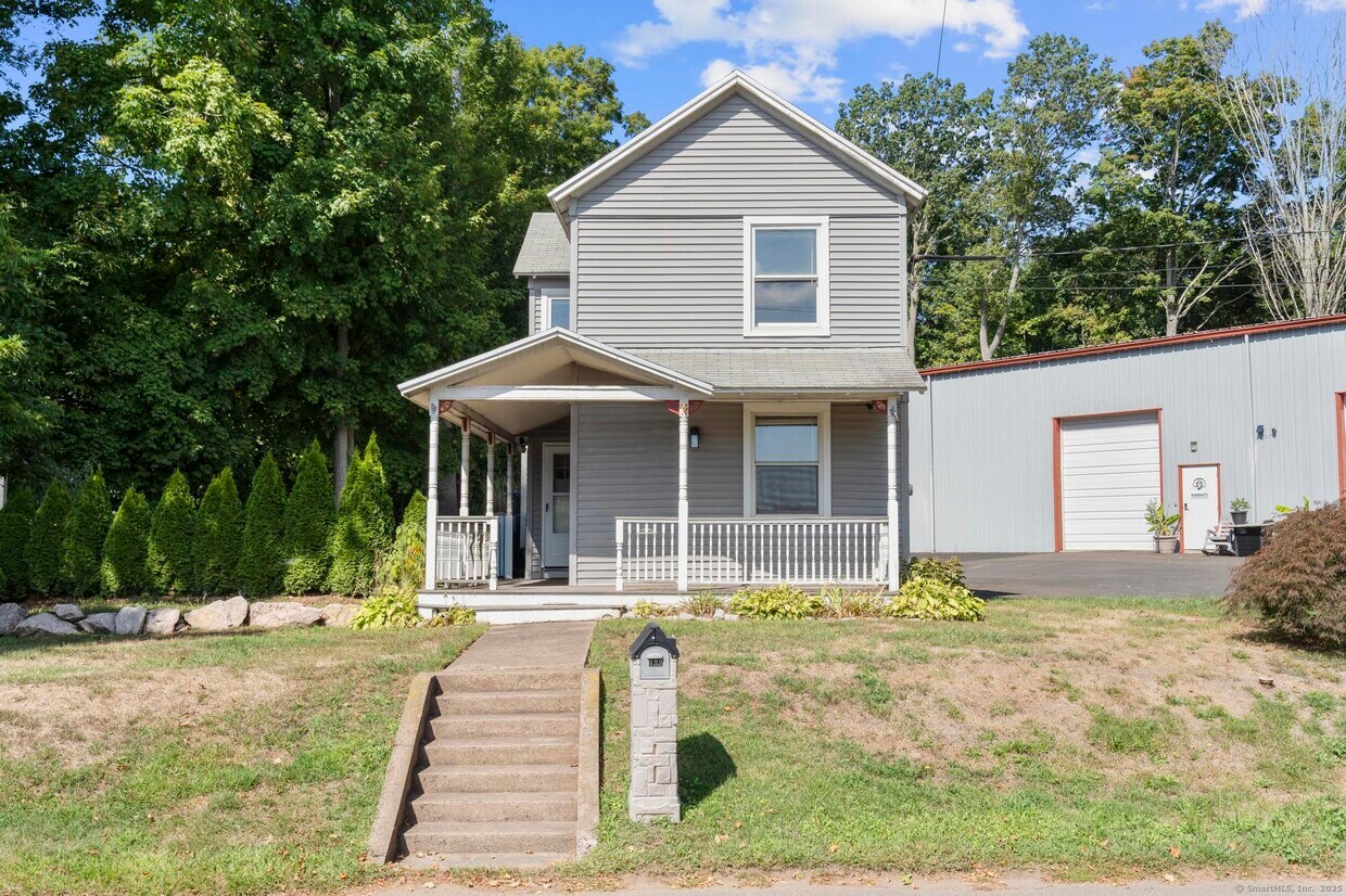 Primary Photo - 132 Chestnut St