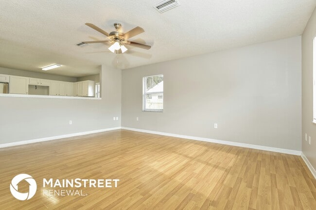 Building Photo - 604 37th St W