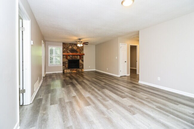 Building Photo - 6677 Birchwood Terrace