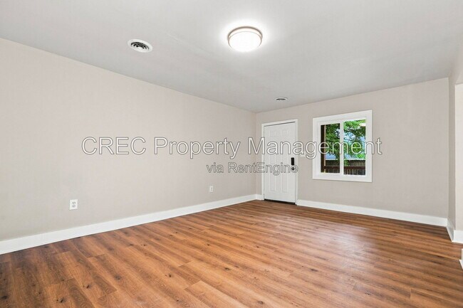 Foto del edificio - 1605 Pineview Rd