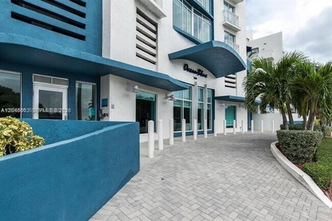 Foto del edificio - 7600 Collins Ave