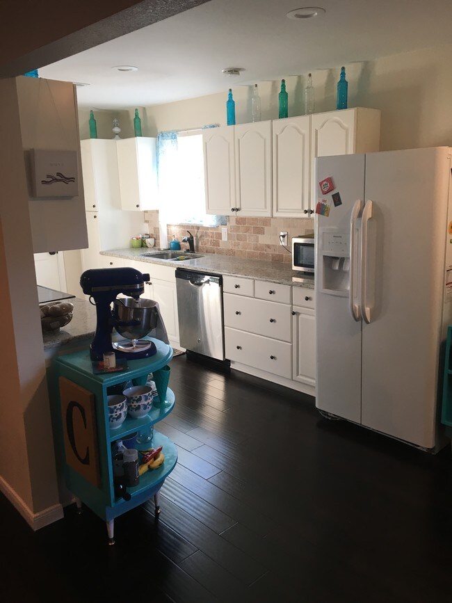 Foto del edificio - 201 Watson Dr