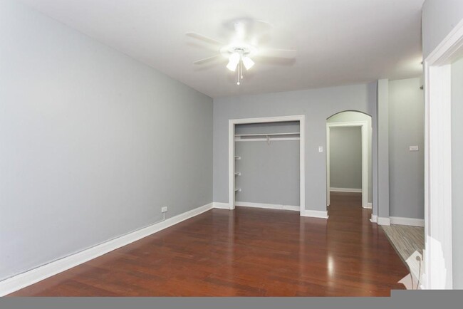 Building Photo - 1501 W Morse Ave